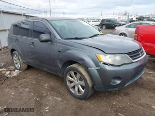 2008 Mitsubishi Outlander ES with VIN JA4LS21W48Z009596, listed as a IAAI auction lot 41145423 with 212,989 mi miles. Bid and sale history available at carsss.com. Image 1.