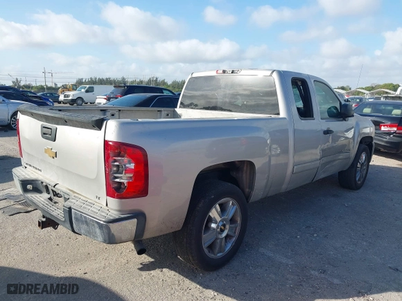 2008 Chevrolet Silverado 1500 LT w/1LT with VIN 2GCEC19JX81124243, listed as a IAAI auction lot 41568349 with 210,792 mi miles. Bid and sale history available at carsss.com. Image 4.