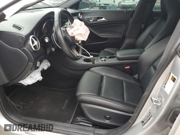 2018 Mercedes-Benz CLA 250 z VIN WDDSJ4GB1JN657629, wystawiony jako Copart lot #60553405 z przebiegiem 72 786 mil mil oraz Czysty tytuł • Clean title. Historia ofert i sprzedaży dostępna na DreamBid. Obrazek 7.