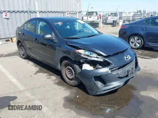 2013 Mazda 3 i Sport z VIN JM1BL1UP9D1794347, wystawiony jako IAAI lot #42443203 z przebiegiem 136 824 mil mil oraz . Historia ofert i sprzedaży dostępna na DreamBid. Obrazek 1.