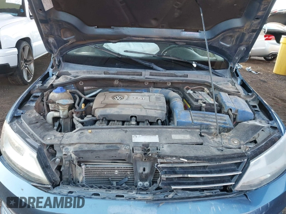 2015 Volkswagen Jetta SE z VIN 3VWD17AJ2FM291120, wystawiony jako IAAI lot #41763085 z przebiegiem 139 272 mil mil oraz . Historia ofert i sprzedaży dostępna na DreamBid. Obrazek 10.