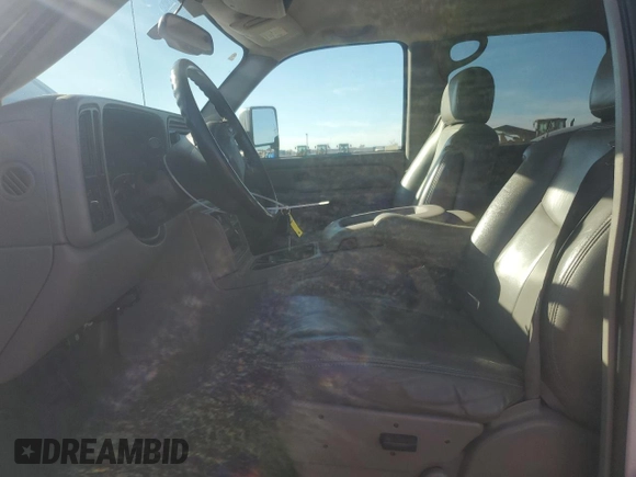 2005 GMC Sierra 1500 with VIN 1GTHC23275F938231, listed as a Copart auction lot 85245654 with 131,868 mi miles and Salvage Title. Bid and sale history available at DreamBid. Image 7.
