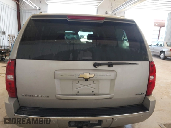 2009 Chevrolet Suburban LTZ с VIN 1GNFC36099R156290, выставлен на аукционе IAAI как лот 42508426 с пробегом 197 821 миль миль и . История ставок и продаж доступна на DreamBid. Изображение 16.