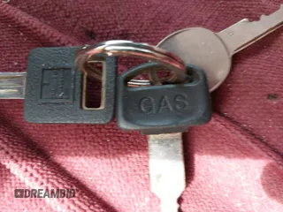 1994 Chevrolet Chevy Van z VIN 1GBEG25K4RF177057, wystawiony jako IAAI lot #42090808 z przebiegiem 123 654 mil mil oraz . Historia ofert i sprzedaży dostępna na DreamBid. Obrazek 11.