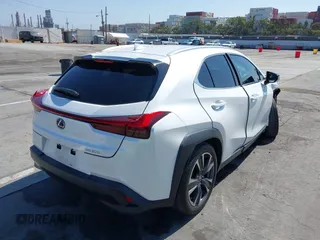 2020 Lexus UX 200 с VIN JTHP3JBH9L2022648, выставлен на аукционе IAAI как лот 42223772 с пробегом 35 128 миль миль и . История ставок и продаж доступна на DreamBid. Изображение 4.