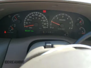 2000 Ford Expedition XLT with VIN 1FMRU15L7YLA86398, listed as a Copart auction lot 75015834 with 203,915 mi miles and Salvage Title. Bid and sale history available at carsss.com. Image 9.