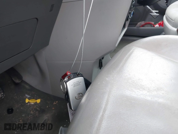 2017 Toyota Sienna XLE with VIN 5TDDZ3DC1HS162080, listed as a IAAI auction lot 41424523 with 92,288 mi miles and . Bid and sale history available at carsss.com. Image 11.
