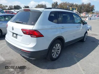 2019 Volkswagen Tiguan S z VIN 3VV1B7AX0KM062437, wystawiony jako IAAI lot #41906720 z przebiegiem 45 157 mil mil oraz . Historia ofert i sprzedaży dostępna na DreamBid. Obrazek 4.