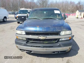 2002 Chevrolet Silverado 2500HD LS with VIN 1GCHK23U52F128404, listed as a IAAI auction lot 42079138 with 153,613 mi miles. Bid and sale history available at carsss.com. Image 12.