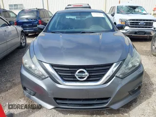 2017 Nissan Altima SR with VIN 1N4AL3AP3HC471715, listed as a IAAI auction lot 41960410 with 288,926 mi miles and . Bid and sale history available at carsss.com. Image 12.