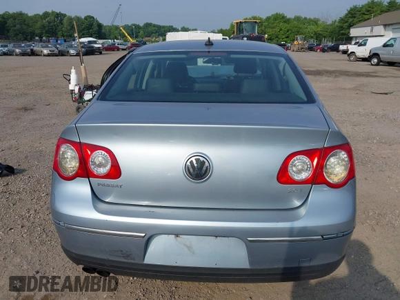 2007 Volkswagen Passat Wolfsburg Edition with VIN WVWAK73C77P152906, listed as a IAAI auction lot 42404087 with Not provided miles and . Bid and sale history available at DreamBid. Image 17.