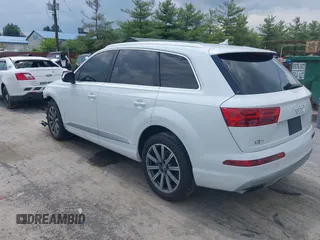2017 Audi Q7 Prestige with VIN WA1VAAF73HD037362, listed as a IAAI auction lot 42423433 with 71,357 mi miles and . Bid and sale history available at DreamBid. Image 3.