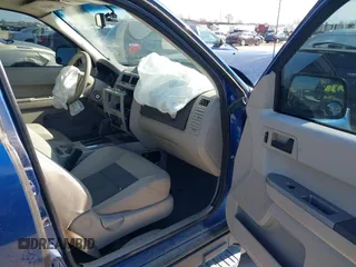 2008 Ford Escape XLT с VIN 1FMCU93168KA50679, выставлен на аукционе IAAI как лот 39837887 с пробегом Не указан миль и . История ставок и продаж доступна на DreamBid. Изображение 5.