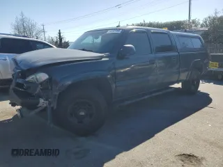 2003 GMC Sierra 1500HD SLT z VIN 1GTGK13U83F193383, wystawiony jako Copart lot #48501345 z przebiegiem 182 639 mil mil oraz Szkody całkowita. Historia ofert i sprzedaży dostępna na DreamBid. Obrazek 1.
