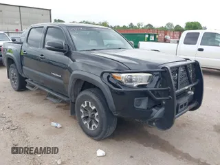2017 Toyota Tacoma SR5 with VIN 5TFCZ5AN8HX047614, listed as a IAAI auction lot 41939182 with 351,008 mi miles and . Bid and sale history available at carsss.com. Image 1.