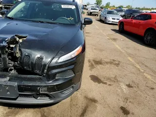 2016 Jeep Cherokee Altitude with VIN 1C4PJMAB5GW182417, listed as a Copart auction lot 69486134 with 157,571 mi miles and Salvage title. Bid and sale history available at DreamBid. Image 11.