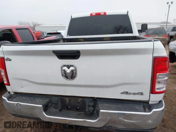 2021 Ram 2500 Tradesman with VIN 3C6UR5CLXMG632197, listed as a IAAI auction lot 41459787 with 105,906 mi miles. Bid and sale history available at carsss.com. Image 16.