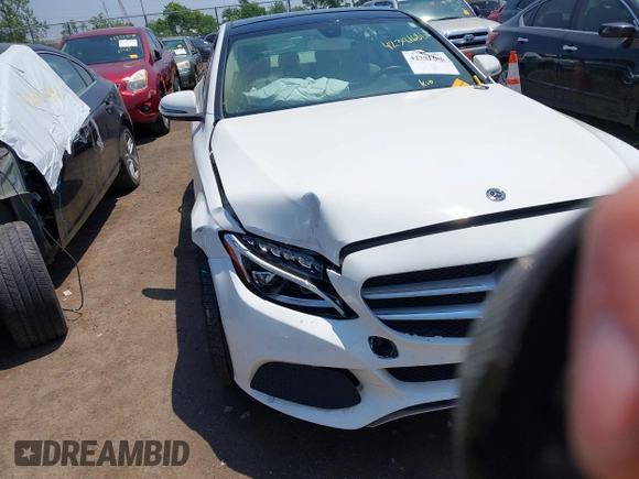 2018 Mercedes-Benz C 300 z VIN WDDWF4JB1JR420773, wystawiony jako IAAI lot #42381686 z przebiegiem Nie podano mil oraz . Historia ofert i sprzedaży dostępna na DreamBid. Obrazek 6.