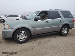 2005 Lincoln Navigator Luxury with VIN 5LMFU28535LJ11117, listed as a Copart auction lot 82929704 with 125,176 mi miles and Salvage Title. Bid and sale history available at carsss.com. Image 1.
