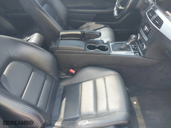 2013 Mercedes-Benz C-Class C 250 with VIN WDDGJ4HBXDG026200, listed as a IAAI auction lot 40032867 with 132,968 mi miles. Bid and sale history available at carsss.com. Image 5.