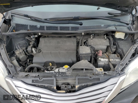 2015 Toyota Sienna XLE with VIN 5TDYK3DC5FS686559, listed as a Copart auction lot 51450425 with 208,964 mi miles and Salvage Title. Bid and sale history available at carsss.com. Image 12.