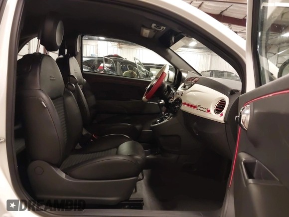 2015 FIAT 500 Sport z VIN 3C3CFFBR2FT709961, wystawiony jako IAAI lot #42265445 z przebiegiem 116 691 mil mil oraz . Historia ofert i sprzedaży dostępna na DreamBid. Obrazek 5.