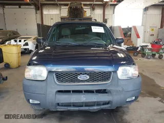 2002 Ford Escape XLT with VIN 1FMCU031X2KA37050, listed as a IAAI auction lot 42024674 with 199,249 mi miles. Bid and sale history available at carsss.com. Image 12.