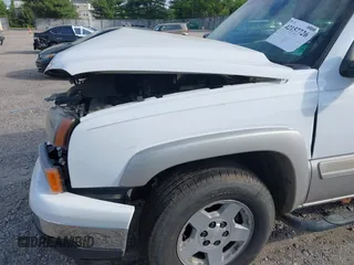2006 Chevrolet Silverado 1500 LT2 with VIN 1GCEK19B26Z118338, listed as a IAAI auction lot 42157726 with 211,133 mi miles and . Bid and sale history available at DreamBid. Image 13.