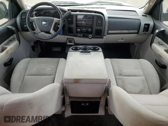 2009 Chevrolet Silverado 1500 LT with VIN 3GCEC23C09G235070, listed as a Copart auction lot 82239964 with 220,631 mi miles and Salvage Title. Bid and sale history available at carsss.com. Image 8.