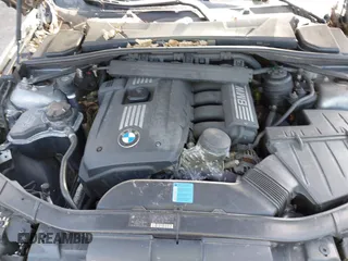2009 BMW 3 Series 328i with VIN WBAPH77519NM46172, listed as a IAAI auction lot 41842525 with 189,704 mi miles. Bid and sale history available at carsss.com. Image 10.