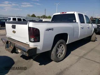 2011 Chevrolet Silverado 3500HD DRW LTZ with VIN 1GC4K1C81BF132820, listed as a Copart auction lot 71804524 with 267,399 mi miles and Clean Title. Bid and sale history available at carsss.com. Image 3.