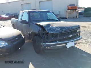 1998 Chevrolet Silverado 1500 with VIN 2GCEC19R6W1166234, listed as a IAAI auction lot 41652190 with 287,103 mi miles and . Bid and sale history available at DreamBid. Image 1.