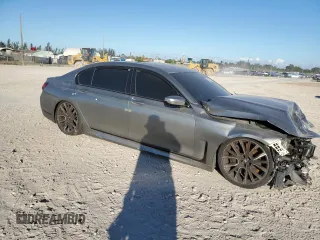 2021 BMW 7 Series 740i z VIN WBA7T2C08MCG07068, wystawiony jako Copart lot #83335054 z przebiegiem Nie podano mil oraz Czysty tytuł • Clean title. Historia ofert i sprzedaży dostępna na DreamBid. Obrazek 4.