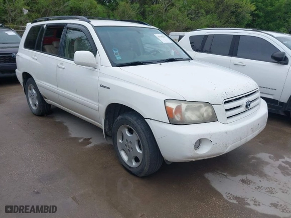 2004 Toyota Highlander with VIN JTEDP21A740028377, listed as a IAAI auction lot 41945237 with 206,315 mi miles. Bid and sale history available at carsss.com. Image 1.