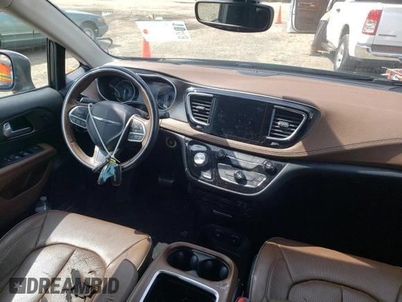 2017 Chrysler Pacifica Limited with VIN 2C4RC1GGXHR644646, listed as a Copart auction lot 63326395 with 85,700 mi miles and Salvage title. Bid and sale history available at DreamBid. Image 8.