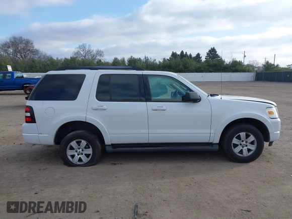 2009 Ford Explorer XLT z VIN 1FMEU73E89UA39544, wystawiony jako IAAI lot #41007332 z przebiegiem 177 125 mil mil oraz . Historia ofert i sprzedaży dostępna na DreamBid. Obrazek 13.