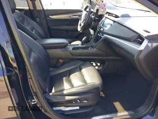 2017 Cadillac XT5 Luxury AWD z VIN 1GYKNDRS6HZ325727, wystawiony jako IAAI lot #41900538 z przebiegiem 132 375 mil mil oraz . Historia ofert i sprzedaży dostępna na DreamBid. Obrazek 5.