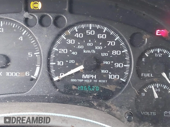 2000 GMC Jimmy SLE Convenience z VIN 1GKDT13W8Y2340743, wystawiony jako IAAI lot #41393906 z przebiegiem 196 520 mil mil oraz . Historia ofert i sprzedaży dostępna na DreamBid. Obrazek 16.