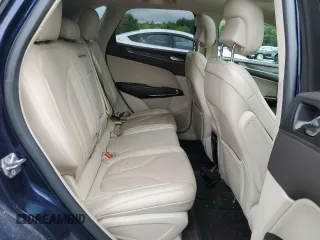 2017 Lincoln MKC Reserve z VIN 5LMCJ3D92HUL32426, wystawiony jako Copart lot #58650355 z przebiegiem 73 445 mil mil oraz Szkoda całkowita • Salvage title. Historia ofert i sprzedaży dostępna na DreamBid. Obrazek 10.