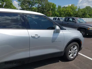 2019 Chevrolet Blazer z VIN 3GNKBBRA6KS589083, wystawiony jako IAAI lot #42529969 z przebiegiem 76 556 mil mil oraz . Historia ofert i sprzedaży dostępna na DreamBid. Obrazek 1.