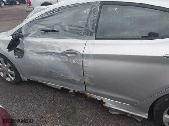 2012 Hyundai Elantra GLS with VIN 5NPDH4AE6CH091357, listed as a IAAI auction lot 41832603 with 83,709 mi miles. Bid and sale history available at carsss.com. Image 6.