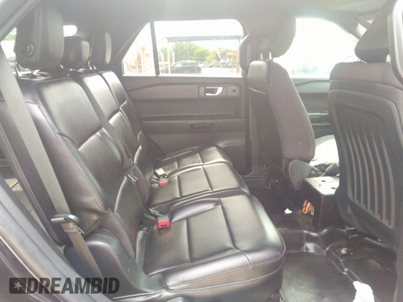2020 Ford Police Interceptor Utility z VIN 1FM5K8AB9LGB85123, wystawiony jako IAAI lot #42265559 z przebiegiem 116 689 mil mil oraz . Historia ofert i sprzedaży dostępna na DreamBid. Obrazek 8.