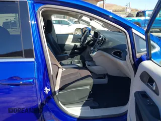 2021 Chrysler Pacifica Touring with VIN 2C4RC1FG5MR511546, listed as a IAAI auction lot 41882085 with 85,635 mi miles and . Bid and sale history available at DreamBid. Image 5.
