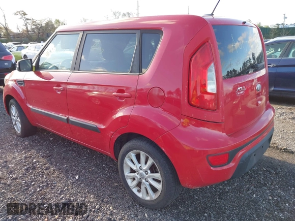 2013 Kia Soul ! with VIN KNDJT2A6XD7551463, listed as a IAAI auction lot 42141971 with 999,999 mi miles. Bid and sale history available at carsss.com. Image 3.