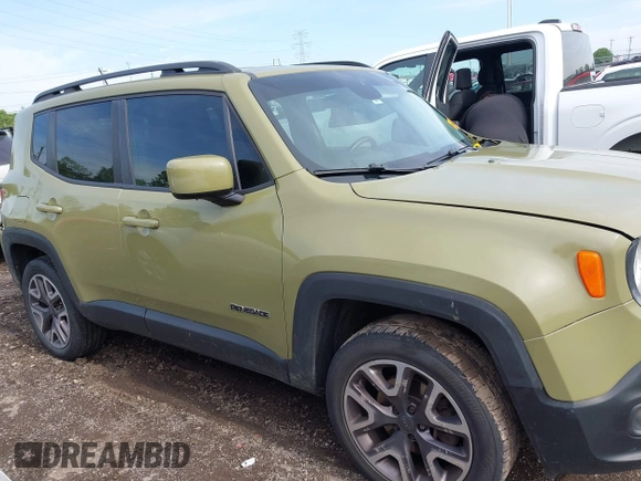 2015 Jeep Renegade Latitude with VIN ZACCJBBT6FPB28081, listed as a IAAI auction lot 42217931 with 212,027 mi miles. Bid and sale history available at carsss.com. Image 13.