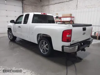 2009 Chevrolet Silverado 1500 LT with VIN 1GCEK290X9Z273261, listed as a IAAI auction lot 41904308 with 128,274 mi miles. Bid and sale history available at carsss.com. Image 3.