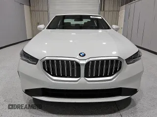 2025 BMW 5 Series 530i with VIN WBA43FJ06SCT70412, listed as a Copart auction lot 52649025 with 19,769 mi miles and Clean Title. Bid and sale history available at carsss.com. Image 5.