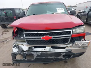 2006 Chevrolet Silverado 1500 LS with VIN 1GCEC19V66Z217817, listed as a IAAI auction lot 41924306 with 274,685 mi miles. Bid and sale history available at carsss.com. Image 12.