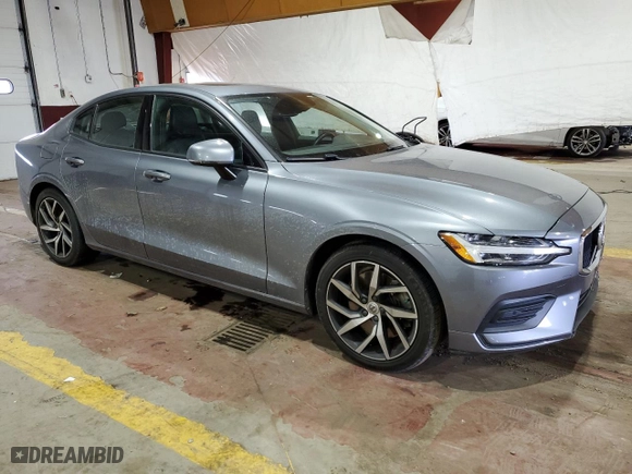2020 Volvo S60 Momentum with VIN 7JRA22TK4LG059881, listed as a Copart auction lot 46731585 with 55,140 mi miles and Salvage Title. Bid and sale history available at carsss.com. Image 4.