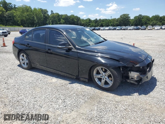 2013 BMW 3 Series 320i xDrive with VIN WBA3C3C54DF981575, listed as a Copart auction lot 65572755 with 130,468 mi miles and Clean title. Bid and sale history available at DreamBid. Image 4.